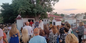 Παραμονή της Αγίας Μαρίνας, στο εκκλησάκι στον Συνοικισμό Θήβας (φωτ.: Facebook / Ένωση Μικρασιατών Θήβας)
