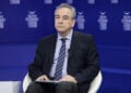 Ο Θάνος Ντόκος στο Φόρουμ των Δελφών, το 2021 (φωτ.: EUROKINISSI / Τάκης Σαγιάς)