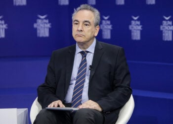 Ο Θάνος Ντόκος στο Φόρουμ των Δελφών, το 2021 (φωτ.: EUROKINISSI / Τάκης Σαγιάς)