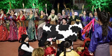 Στιγμιότυπο από την εκδήλωση που διοργάνωσε «O Φάρος» Αγίας Βαρβάρας, με θέμα το θερισμό. Σάββατο 27 Ιουνίου 2026 (φωτ.: Facebook / Σύλλογος Ποντίων Αγ. Βαρβάρας «Ο Φάρος»)