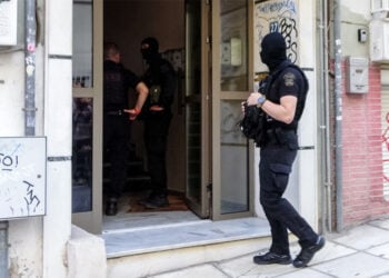 Στελέχη της Αντιτρομοκρατικής σε κατ' οίκον έρευνα για τις εμπρηστικές επιθέσεις και τη δολοφονία της Βάγιας Νέστορα στη Θεσσαλονίκη. Παρασκευή 10 Ιουλίου 2026  (φωτ.: EUROKINISSI / Ραφαήλ Γεωργιάδης)