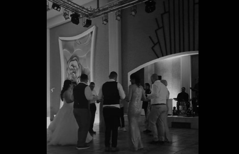 Στιγμιότυπο από το θύμισμαν, το γαμήλιο ποντιακό έθιμο (πηγή: TikTok / xristinabairaktaridou)