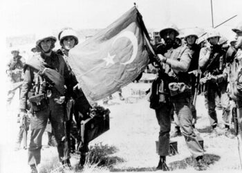 Τούρκοι στρατιώτες κατά την εισβολή (φωτ. αρχείου: ΑΠΕ-ΜΠΕ)