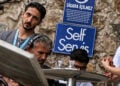 Οι Τζεμρέ Μπαϊσέλ και Μερτ Γιαζιτζίογλου στο γύρισμα στην Παναγία Σουμελά (πηγή: 61saat.com)