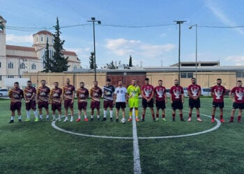 Πριν από τη σέντρα του τελικού της Pontion League (φωτ.: Facebook / Σύλλογος Ποντίων Ασπροπύργου «Οι Ακρίτες Του Πόντου»)