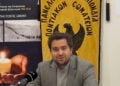 O δημοτικός σύμβουλος Ζαν-Λουί Ανφ σε εκδήλωση για τη Γενοκτονία των Ποντίων, στις Βρυξέλλες. Τρίτη 12 Μαΐου 2026 (φωτ.: Facebook / Πανελλήνια Ομοσπονδία Ποντιακών Σωματείων)