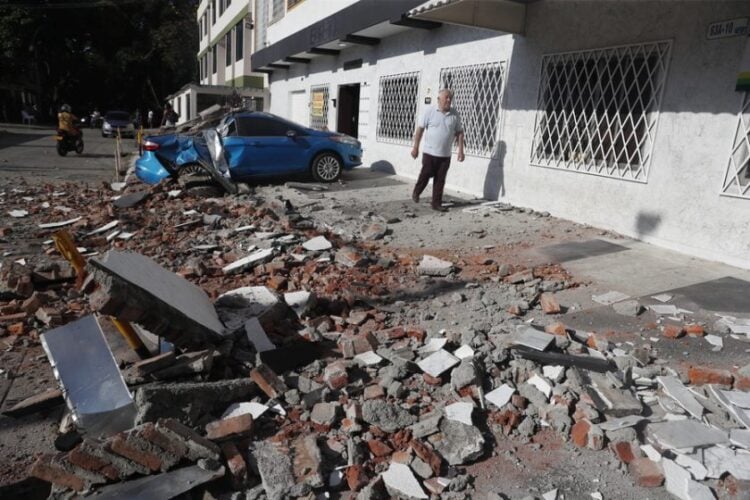 Εικόνα από το Κάλι στην Κολομβία, όπου προς το παρόν έχουν καταγραφεί υλικές (φωτ.: EPA/ERNESTO GUZMAN)