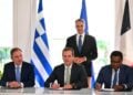 Παρουσία του Πρωθυπουργού Κυριάκου Μητσοτάκη, η υπογραφή της συμφωνίας για είσοδο του γαλλικού επενδυτικού ομίλου Meridiam, ως πλειοψηφικού μετόχου στην εταιρεία Great Sea Interconnector (GSI), η οποία σύμφωνα με τον αρχικό σχεδιασμό, θα αναλάβει την ανάπτυξη του έργου της ηλεκτρικής διασύνδεση Ελλάδας - Κύπρου (φωτ.: Τατιάνα Μπόλαρη/EUROKINISSI)