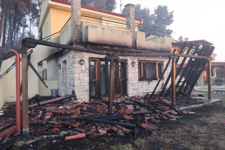 Μεγάλες καταστροφές από τη φωτιά στη Σίβηρη της Χαλκιδικής (φωτ.: Βασίλης Βερβερίδης/ ΜΟΤΙΟΝΤΕΑΜ)