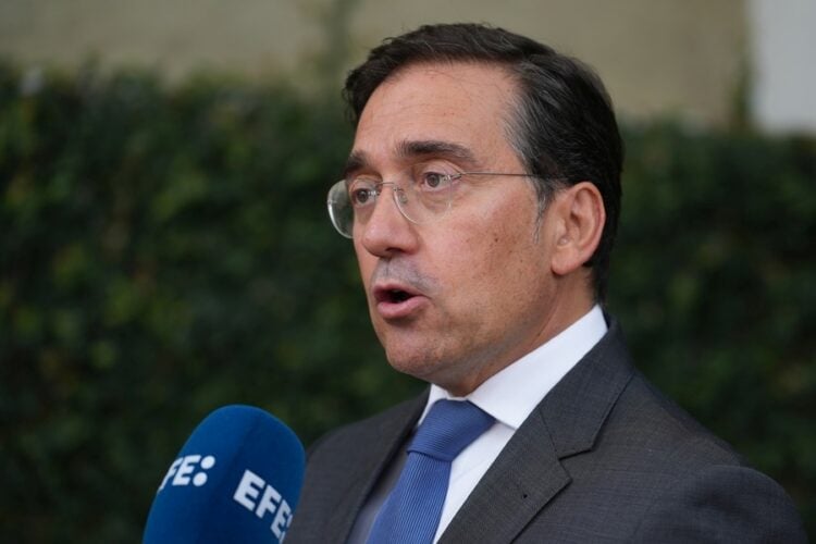 Λίγες ώρες πριν από την ανακοίνωση των ισπανικών ελέγχων, ο υπουργός Εξωτερικών της Ισπανίας Χοσέ Μανουέλ Αλμπάρες είχε δηλώσει πως «δεν υπάρχει κανένας λόγος» για την Ιταλία να διατηρεί προσωρινούς συνοριακούς ελέγχους με την Ισπανία (φωτ.:  EPA/ERNESTO GUZMAN)
