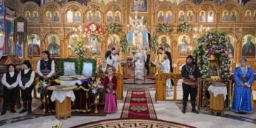 Στιγμιότυπο από την αρχιερατική Θεία Λειτουργία και το κτητορικό μνημόσυνο που τελέστηκε από τον μητροπολίτη Βεροίας, Ναούσης και Καμπανίας  Παντελεήμονα, στο Πανελλήνιο Ιερό Προσκύνημα Παναγίας Σουμελά (φωτ.: imverias.gr)