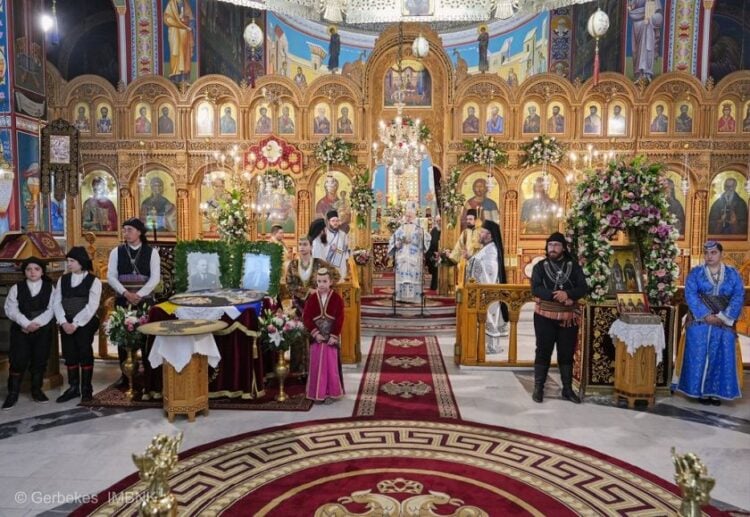 Στιγμιότυπο από την αρχιερατική Θεία Λειτουργία και το κτητορικό μνημόσυνο που τελέστηκε από τον μητροπολίτη Βεροίας, Ναούσης και Καμπανίας Παντελεήμονα, στο Πανελλήνιο Ιερό Προσκύνημα Παναγίας Σουμελά (φωτ.: imverias.gr)