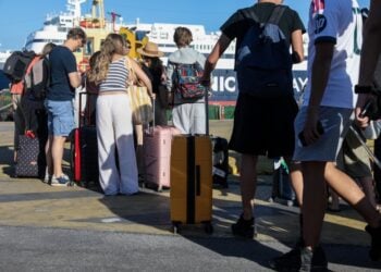 Στιγμιότυπο από το λιμάνι του Πειραιά (φωτ.: Δανάη Δαυλοπούλου/ EUROKINSSI)