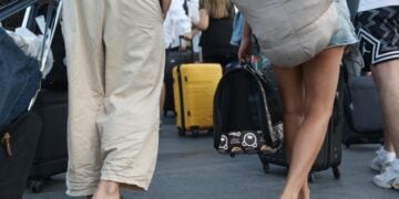 Αναχωρούν για τα νησιά οι αδειούχοι του Δεκαπενταύγουστου από το λιμάνι του Πειραιά (φωτ.: Δανάη Δαυλοπούλου/ EUROKINISSI)