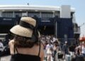 Για κάποιους οι καλοκαιρινές διακοπές τελείωσαν αλλά για άλλους μόλις αρχίζουν... (φωτ.: Δανάη Δαυλοπούλου / EUROKINISSI)