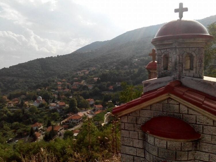 Άποψη της Μικρής Σάντας Βεροίας (φωτ.: facebook.com/profile.php?id/Πολιτιστικός Μορφωτικός Σύλλογος Μικρής Σάντας Ημαθίας)