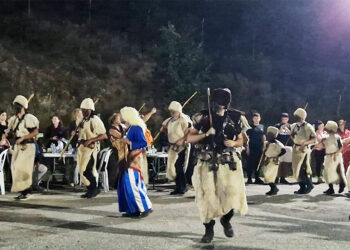 Τα Μωμο’έρια Καλλιφύτου έφεραν… αέρα Δωδεκαήμερου στην 20ή Πανελλήνια Συνάντηση Ποντιακής Νεολαίας στο Παρανέστι. Σάββατο 8 Αυγούστου 2026  (πηγή: Facebook / Katerina Billi)
