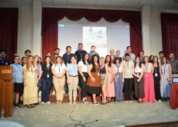 Η οργανωτική επιτροπή του 1ου πανελλήνιου συνεδρίου νεολαίας της ΟΠΣΕ (φωτ.: opsehellas.gr)