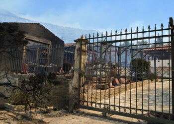 Καμένα σπίτια στο Πόρτο Γερμενό, Σάββατο 1 Αυγούστου 2026 (φωτ.: EUROKINISSI / Τατιάνα Μπόλαρη)