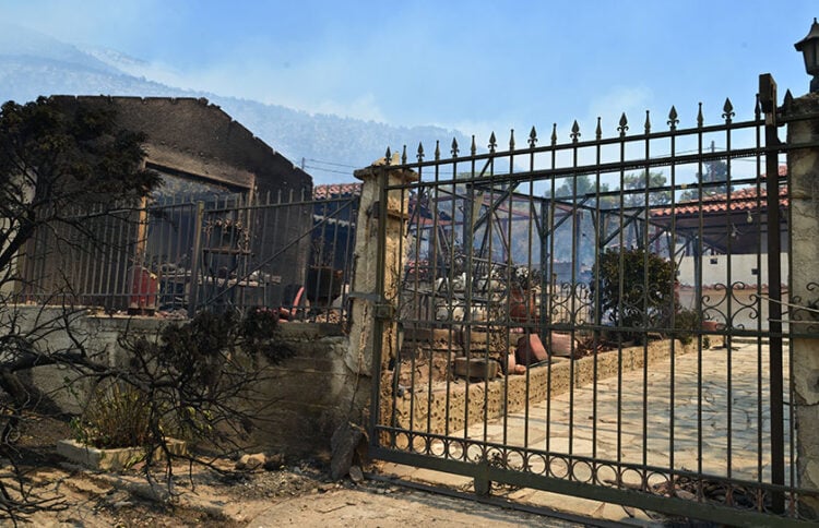 Καμένα σπίτια στο Πόρτο Γερμενό, Σάββατο 1 Αυγούστου 2026 (φωτ.: EUROKINISSI / Τατιάνα Μπόλαρη)