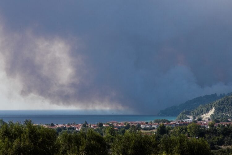 Άποψη της Σίβηρης στην Χαλκιδική, την Πέμπτη 13 Αυγούστου, λίγο μετά την εκδήλωση της φωτιάς (φωτ.: Δήμητρα Μερζιεμεκίδου/ EUROKINISSI)