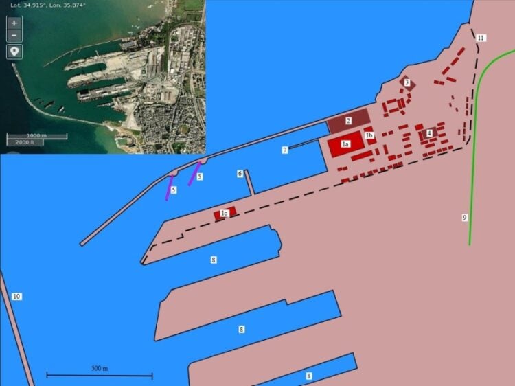 Η ναυτική βάση στο Ταρτούς από δορυφόρο (μικρή εικόνα) και από το OpenStreetMap. Οι ρωσικές προβλήτες αντιστοιχούν στον αριθμό (5) έξω από τον βόρειο κυματοθραύστη. Το μεγαλύτερο μέρος των υπολοίπων εγκαταστάσεων –αριθμημένα κτήρια– εντός της διακεκομμένης γραμμής ανήκει στο Συριακό Ναυτικό (πηγή: en.wikipedia.org/wiki/Tartus_naval_base)