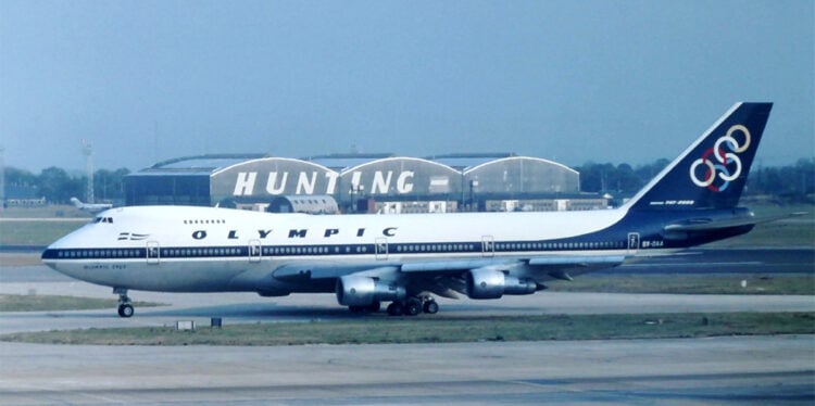 Το Boeing 747-284B «Olympic Zeus» της Ολυμπιακής Αεροπορίας, δύο χρόνια πριν από το περιστατικό της πτήσης ΟΑ 411 (φωτ.: Wikimedia Commons / Rivet Joint)