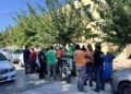 Συνάδελφοι του 52χρονου έξω από τα δικαστήρια στο Ρέθυμνο, Τρίτη 4 Αυγούστου 2026 (φωτ.: goodnet.gr)