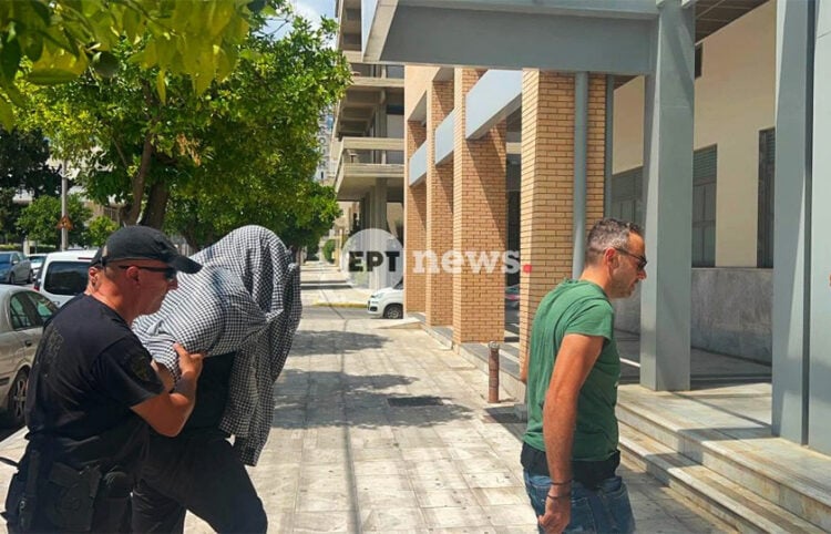 Ο 55χρονος που είχε τον πατέρα του στον καταψύκτη, οδηγείται στα δικαστήρια Σπάρτης. Τετάρτη 5 Αυγούστου 2026 (πηγή: ΕΡΤ)
