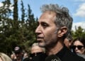 Ο Δημήτρης Κόκοτας στην κηδεία του πατέρα του, στο Δημοτικό Κοιμητήριο Ζωγράφου. Τετάρτη 5 Οκτωβρίου 2022
(φωτ.: EUROKINISSI / Τατιάνα Μπόλαρη)