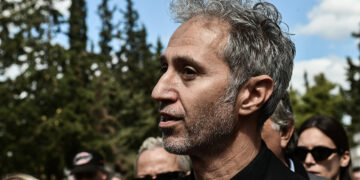Ο Δημήτρης Κόκοτας στην κηδεία του πατέρα του, στο Δημοτικό Κοιμητήριο Ζωγράφου. Τετάρτη 5 Οκτωβρίου 2022
(φωτ.: EUROKINISSI / Τατιάνα Μπόλαρη)