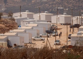 Ο νέος ισραηλινός οικισμός «Κοιλάδα Ντοτάν», όπως φαίνεται από την Αράμπα, κοντά στην Τζενίν της Δυτικής Όχθης, στις 14 Αυγούστου 2026. Μία ημέρα νωρίτερα, Ισραηλινοί έποικοι επανεγκαταστάθηκαν στον Γκανίμ, 21 χρόνια μετά την εκκένωσή του το 2005 (φωτ.: EPA / Alaa Badarneh)