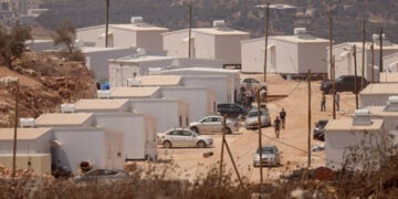 Ο νέος ισραηλινός οικισμός «Κοιλάδα Ντοτάν», όπως φαίνεται από την Αράμπα, κοντά στην Τζενίν της Δυτικής Όχθης, στις 14 Αυγούστου 2026. Μία ημέρα νωρίτερα, Ισραηλινοί έποικοι επανεγκαταστάθηκαν στον Γκανίμ, 21 χρόνια μετά την εκκένωσή του το 2005 (φωτ.: EPA / Alaa Badarneh)