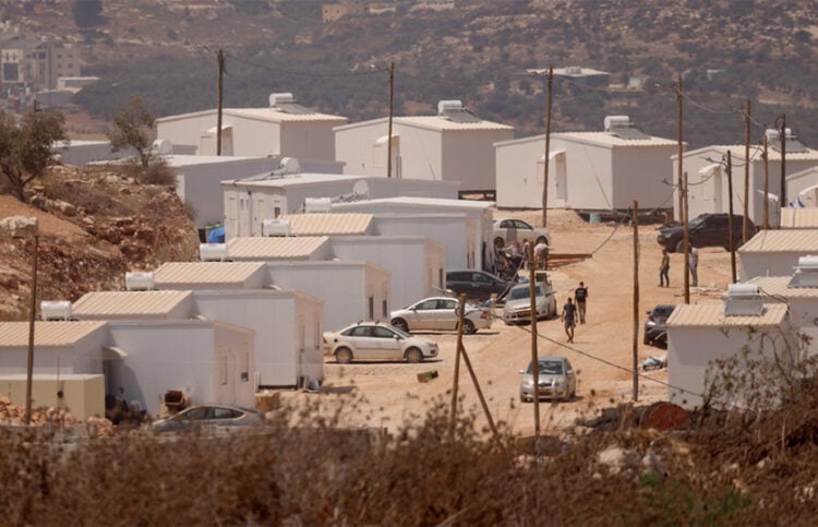 Ο νέος ισραηλινός οικισμός «Κοιλάδα Ντοτάν», όπως φαίνεται από την Αράμπα, κοντά στην Τζενίν της Δυτικής Όχθης, στις 14 Αυγούστου 2026. Μία ημέρα νωρίτερα, Ισραηλινοί έποικοι επανεγκαταστάθηκαν στον Γκανίμ, 21 χρόνια μετά την εκκένωσή του το 2005 (φωτ.: EPA / Alaa Badarneh)