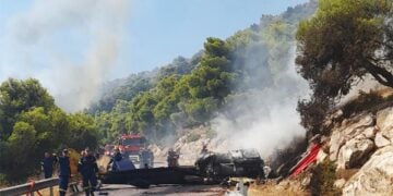 Το ένα από τα δύο Bell που κατέπεσε 
στην περιοχή της Ψάθας. Κυριακή 2 Αυγούστου 2026 (πηγή: ΑΠΕ-ΜΠΕ)