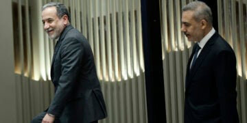Από παλαιότερη συνάντηση των δύο ΥΠΕΞ (φωτ.: EPA / Erdem Sahin)