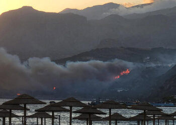 Φωτιά στο νότιο Ρέθυμνο, στα Σελλιά. Παρασκευή 14 Αυγούστου 2026 (πηγή: iraklionews.gr)