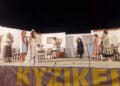 Η θεατρική ομάδα του Συλλόγου Αρτακηνών-Κυζικηνών στη σκηνή του Πάρκου Κυζικείων (φωτ.: Δήμος Χαλκιδέων)