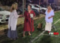 Στο μέσο η Λίζα Κουτσαπλή, στην εκδήλωση που έγινε στο χωριό της, τα Τσιμάνδρια Λήμνου (φωτ.: limnosfm100.gr)