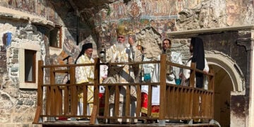 Θεία Λειτουργία στην Παναγία Σουμελά στον Πόντο, για τα Εννιάμερα της Παναγίας, 23 Αυγούστου 2026. Η φωτογραφία είναι από τον δήμαρχο Ωραιοκάστρου Παντελή Τσακίρη (πηγή: Facebook / pantelis.tsakiris.5)