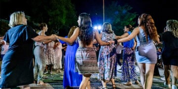 Χορός σε πανηγύρι (φωτ.: EUROKINISSI / Μιχάλης Παπανικολάου)