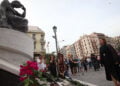 Η Βούλα Πατουλίδου καταθέτει στεφάνι στη μνήμη των θυμάτων της Γενοκτονίας των Ποντίων. 19 Μαΐου 2020 (φωτ.: MOTIONTEAM / Βασίλης Βερβερίδης)