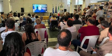 Προβολή του ιστορικού ντοκιμαντέρ «Polemónta» στην Μπόβα Μαρίνα, 51 χρόνια μετά τη δημιουργία του (φωτ.: Facebook / Centro Ellinomatheia RC)