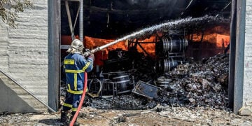 Από την πυρκαγιά στο αποστακτήριο (φωτ.: Γρ. Τύπου ΠΣ / EUROKINISSI)