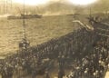 Στιγμιότυπο από την υποδοχή του ελληνικού στρατού στη Σμύρνη, 1919 (πηγή: Γενικά Αρχεία του Κράτους - Τμήμα Σύρου / Συλλογή Μάνου Ελευθερίου)