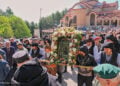 Ζιπκαλήδες μεταφέρουν την εικόνα της Παναγίας Σουμελά. Δεκαπενταύγουστος 2025 (φωτ.: Flickr / ΙΜ Βεροίας / Γεράσιμος Μπεκές)