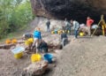 Μέλη της ανασκαφικής ομάδας εργάζονται στο σπήλαιο Κοσκάρλι, περίπου 40 χλμ. νότια της Τραπεζούντας, κατά την πρώτη ανασκαφική περίοδο το 2024 (φωτ.: Karadeniz Technical University / Department of Archaeology)