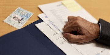 Έκδοση νέας ταυτότητας του Κυριάκου Μητσοτάκη. Τετάρτη 24 Ιουνίου 2026   (φωτ.: Γραφείο Τύπου Πρωθυπουργού / Δημήτρης Παπαμήτσος)