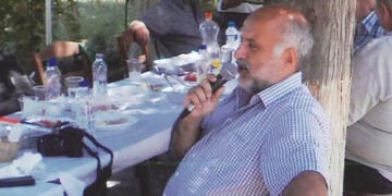 Ο Παύλος Τσακιρίδης σε εορταστικό τραπέζι, 24 Αυγούστου 2015 (φωτ.: Δημήτρης Δάπης)