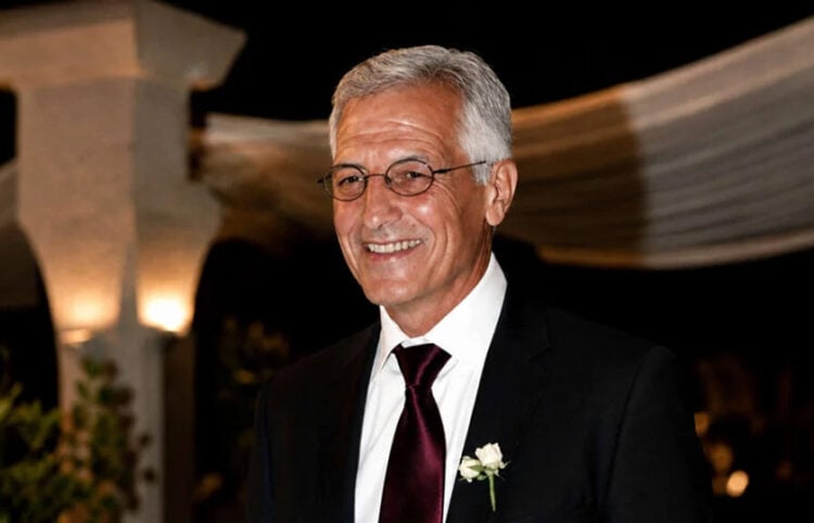 Ο Αθανάσιος «Σάκης» Ζαντίδης, ο Πόντιος εκπαιδευτικός, μεταφραστής και άνθρωπος του πολιτισμού που συνέδεσε τη ζωή του με την ελληνόγλωσση παιδεία στη Μελβούρνη (πηγή: Νέος Κόσμος)